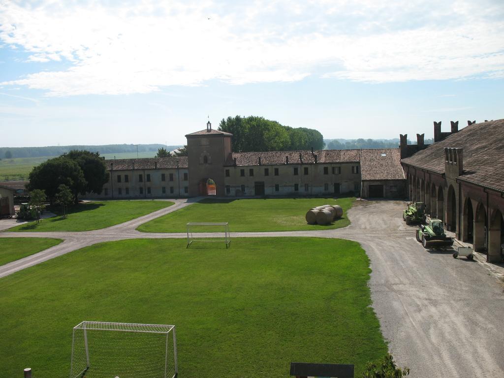Agriturismo Corte Virgiliana Virgilio Extérieur photo